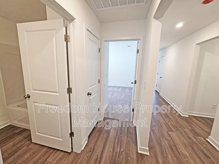 660 E Huyana Wind Dr — Photo 12