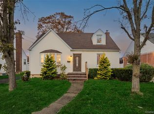 85 Todd Road, Valley Stream, NY 11580