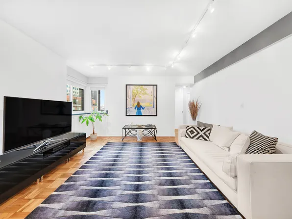 401 East 65th Street 12J image 1 of 6