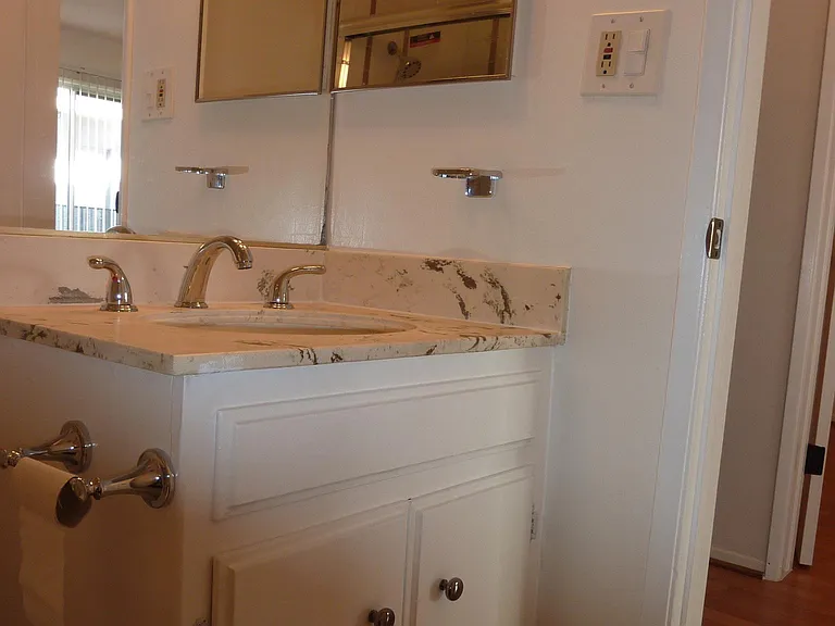 2055 Rodney Dr — Photo 14