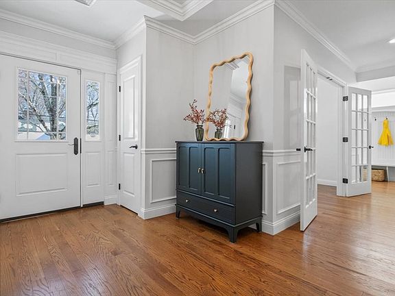 4th image of 107 Willow St