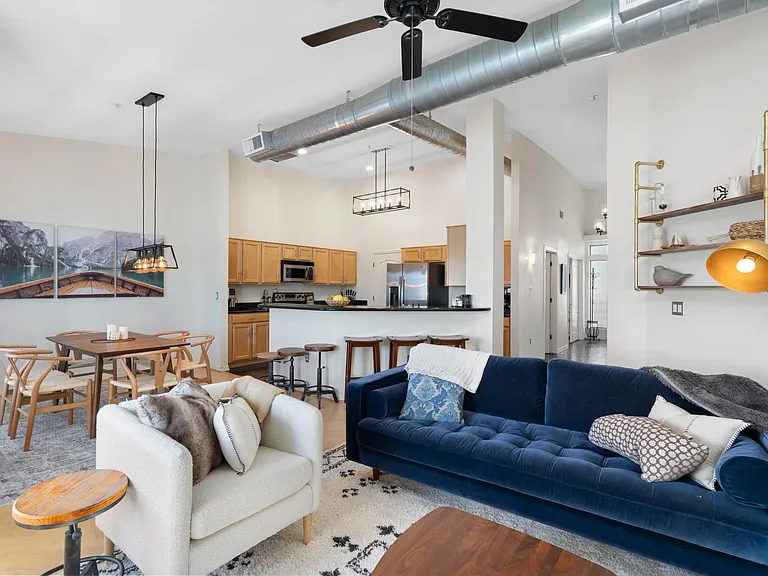 4525 N 22nd St #408 — Photo 8