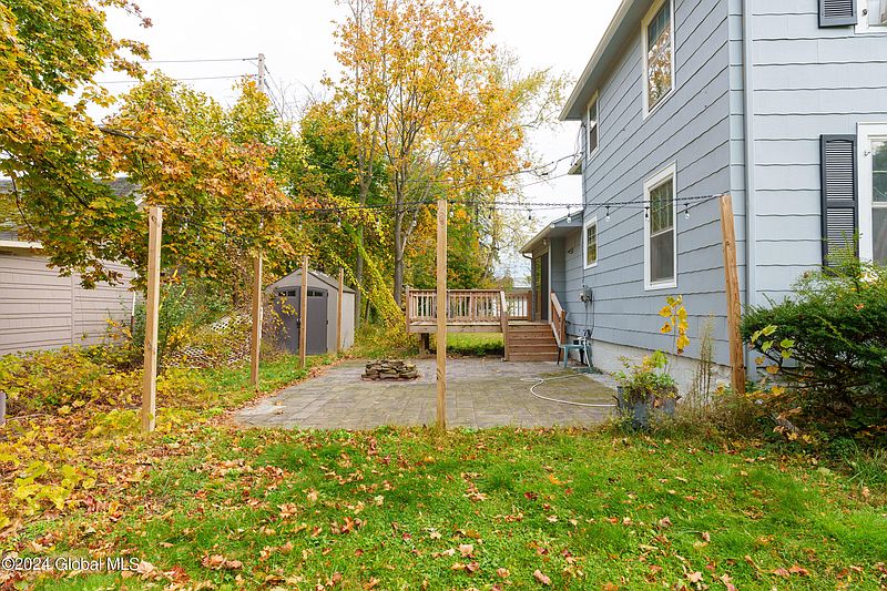 3rd image of 1017 Highland Park Road
