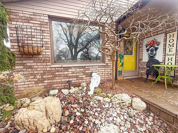 4th image of 112 Goldpark Rd