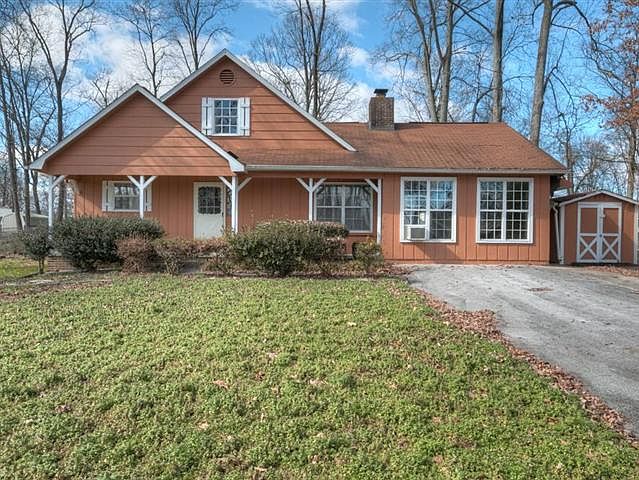 1st image of 912 Irongate Ct NE