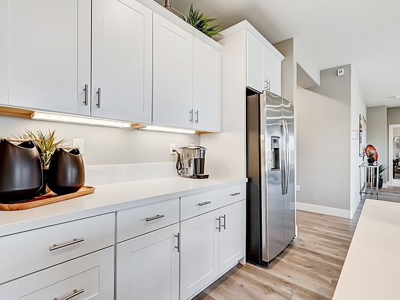 Ample cabinet space