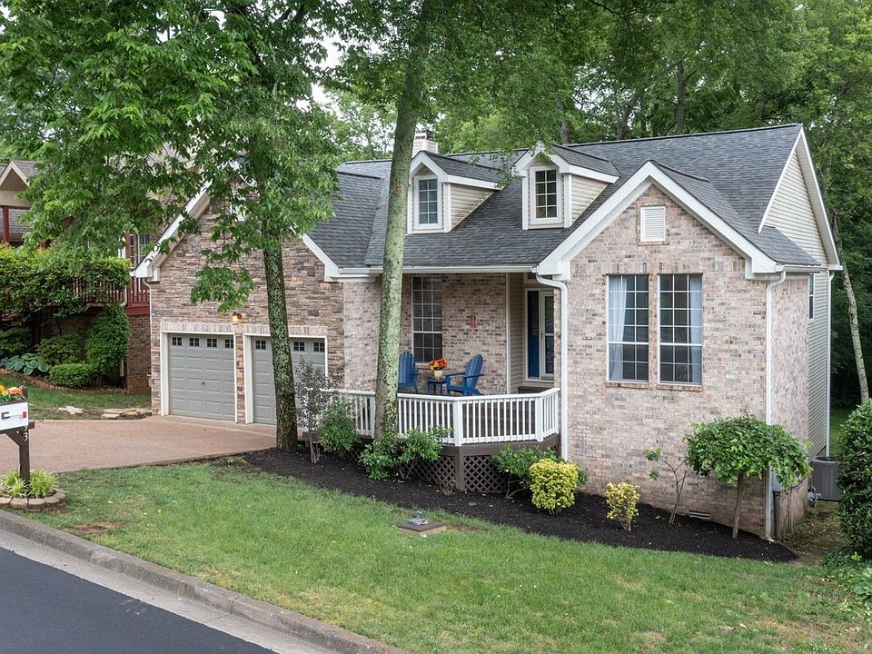 1st image of 5893 Woodlands Ave