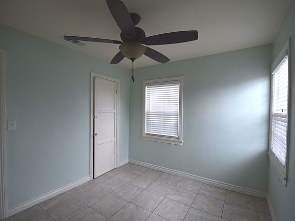 4th image of 11303 Broadmead St
