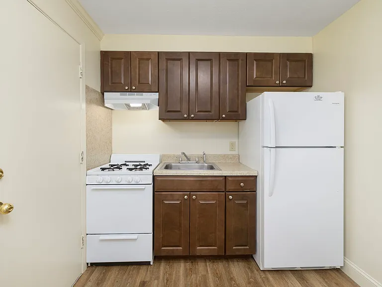Parkway Cedarhurst Apartments — Photo 19