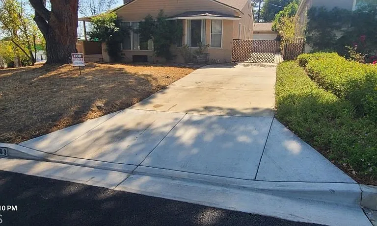 2403 N Lamer St — Photo 2