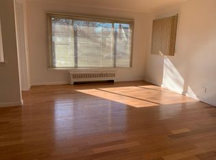 197-15 53ave #WHOLE, Fresh Meadows, NY 11365