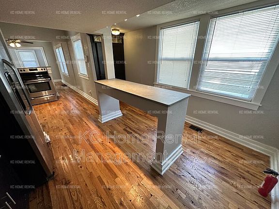 5th image of 7651 Washington St