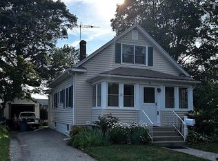 11 Boxwood Ave, Cranston, RI 02910