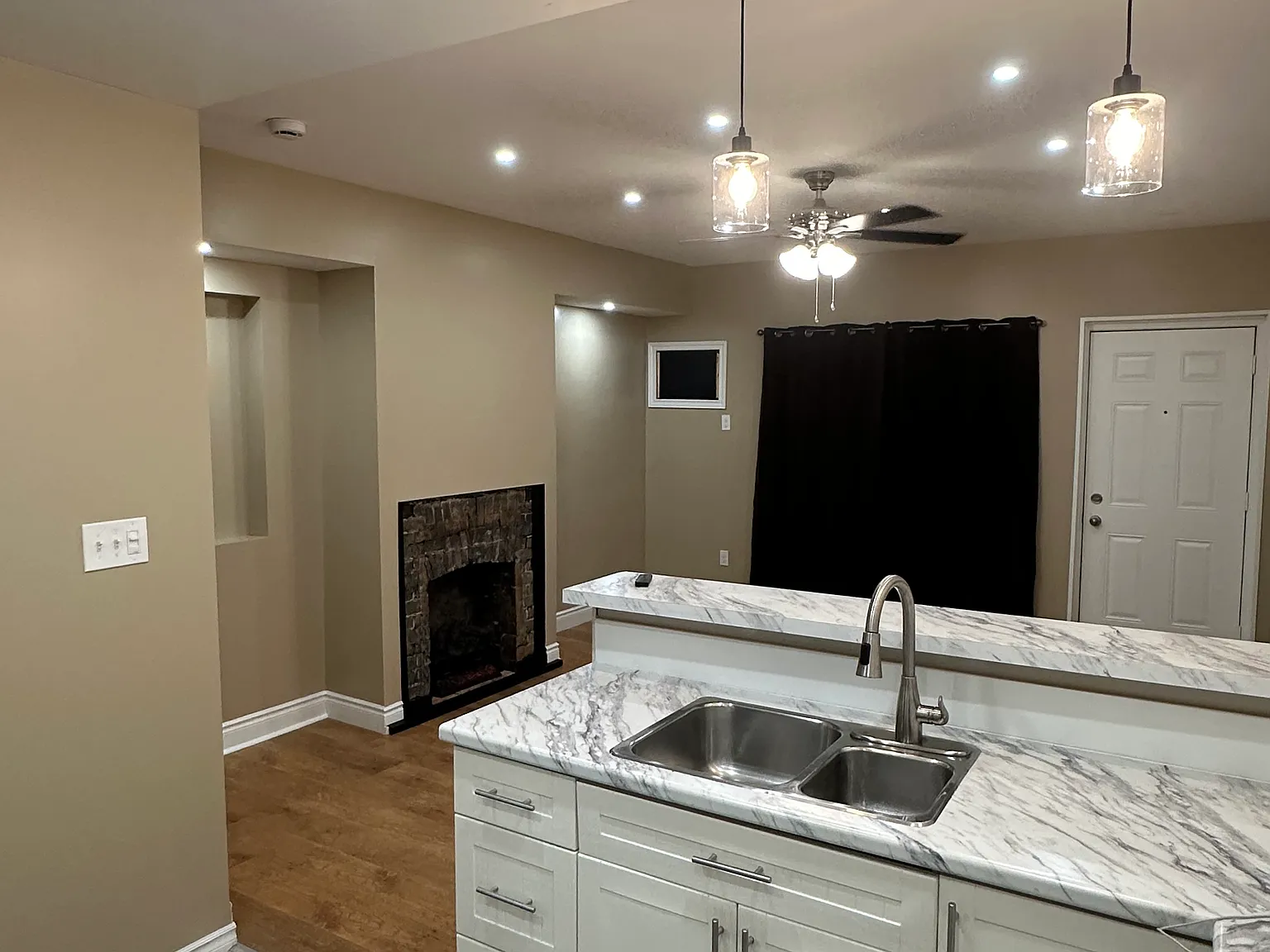 Studio, 450 sqft, $1,250 — Photo 1