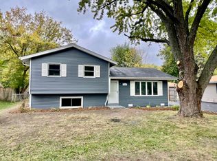 6132 Stonewall Ave, Downers Grove, IL 60516