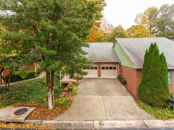 6306 Deerings Holw, Peachtree Corners, GA 30092