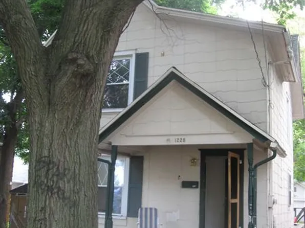 1228 Hickory St, Lansing, MI 48912