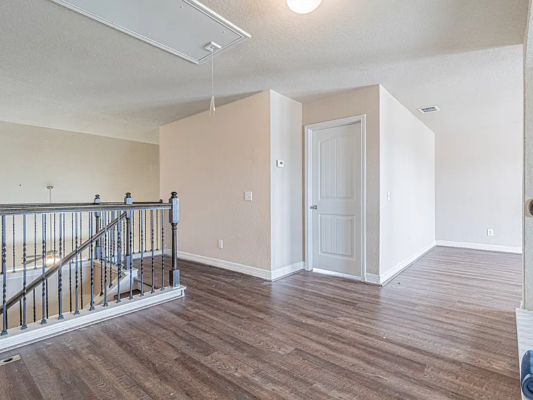 5488 Devonwood St — Photo 36