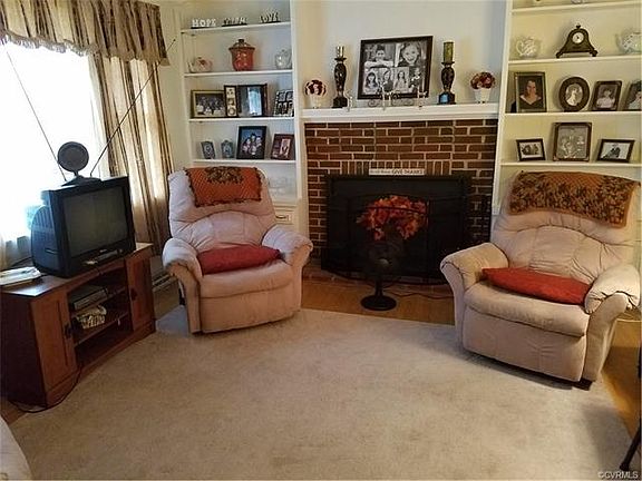 3rd image of 1306 Kingsport Ln