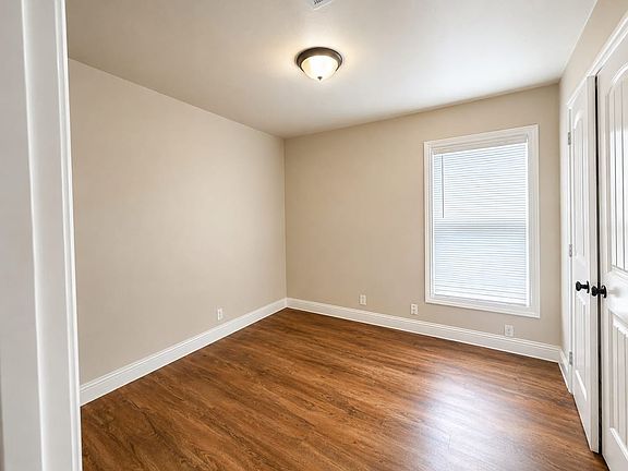 5th image of 633 Skelly St