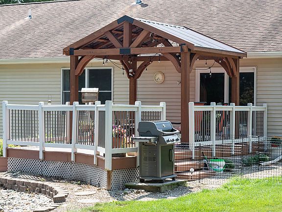 4th image of 102 Shadow Bend Ln