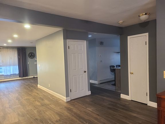4th image of 2401 Rossett St