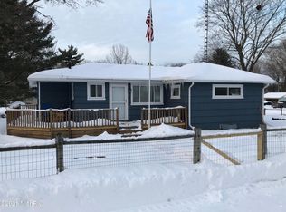 510 W 3rd St, Buchanan, MI 49107