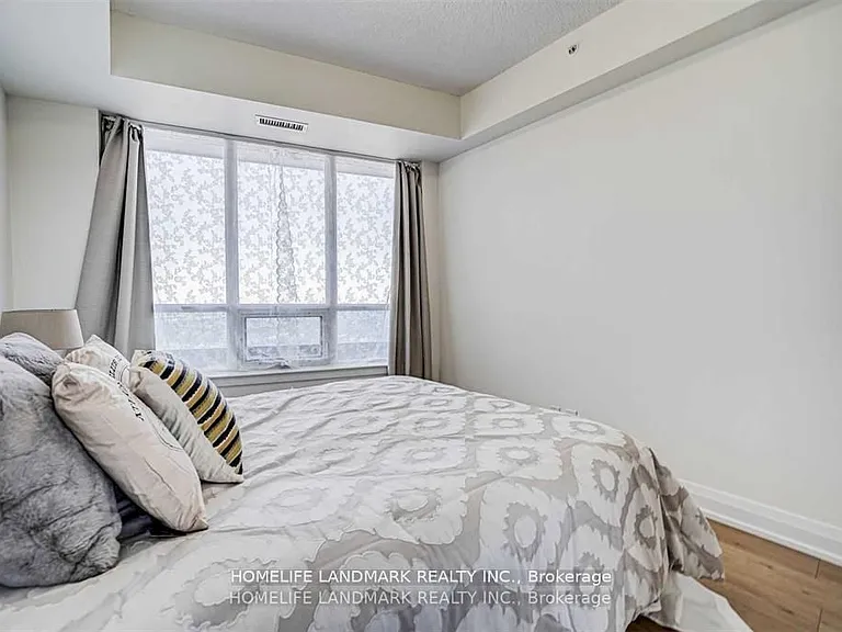 7171 Yonge St #2701 — Photo 9
