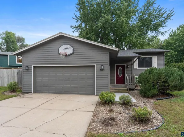 705 N Montgomery Ct, Sioux Falls, SD 57103