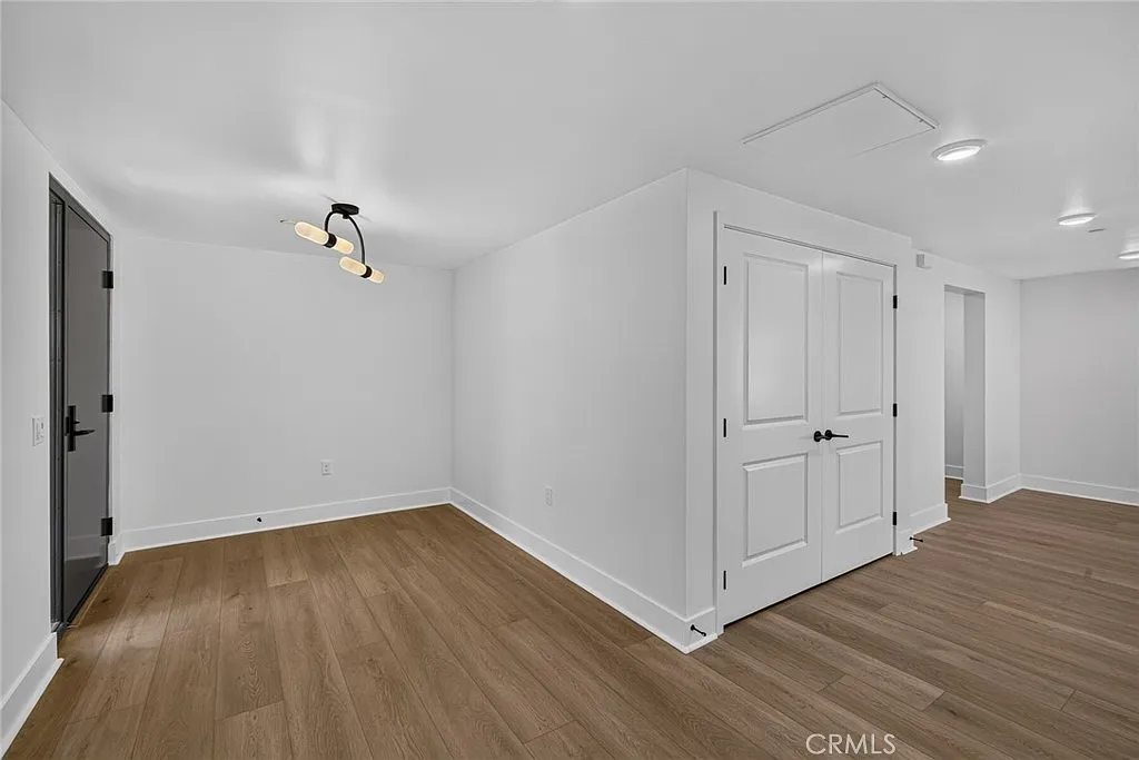 2 bed, 2.5 bath, 1905 sqft, $9,000 — Photo 4