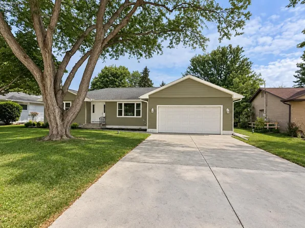 2124 Roselawn Dr, Fremont, OH 43420