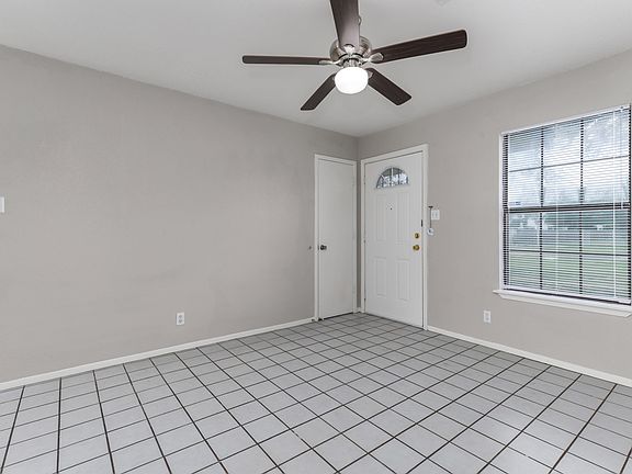 5th image of 927 W Formosa Blvd APT 4