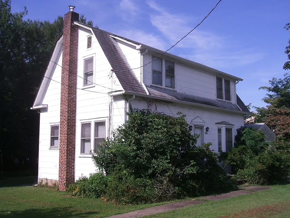 2111 Oak Tree Rd