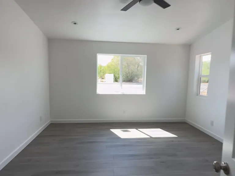 705 N Railroad Ave — Photo 3