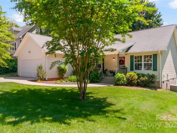 20 Grove Garden Ave, Candler, NC 28715