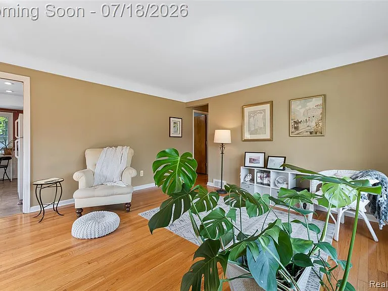 437 W Sunnybrook Dr — Photo 9
