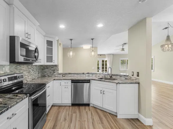 1215 E LANCEWOOD Place, Delray Beach, FL 33445