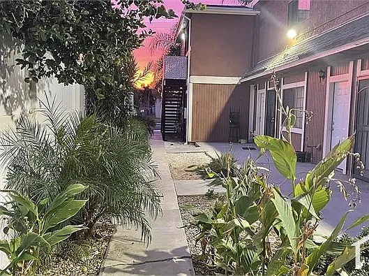 3 bed, 1400 sqft, $2,800 — Photo 2