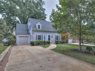 5541 Fairway Rd, Fairway, KS 66205