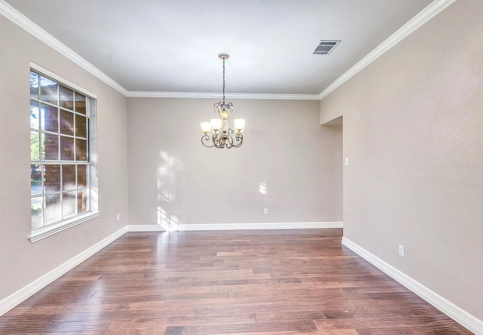 4 bed, 3.0 bath, 3229 sqft, $3,100 — Photo 3