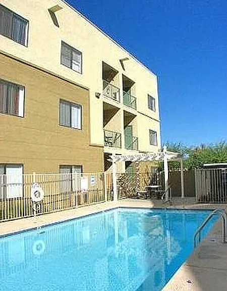 Rancho Cielo, Pool