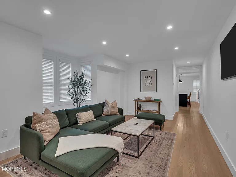 64 Webb Ave — Photo 6