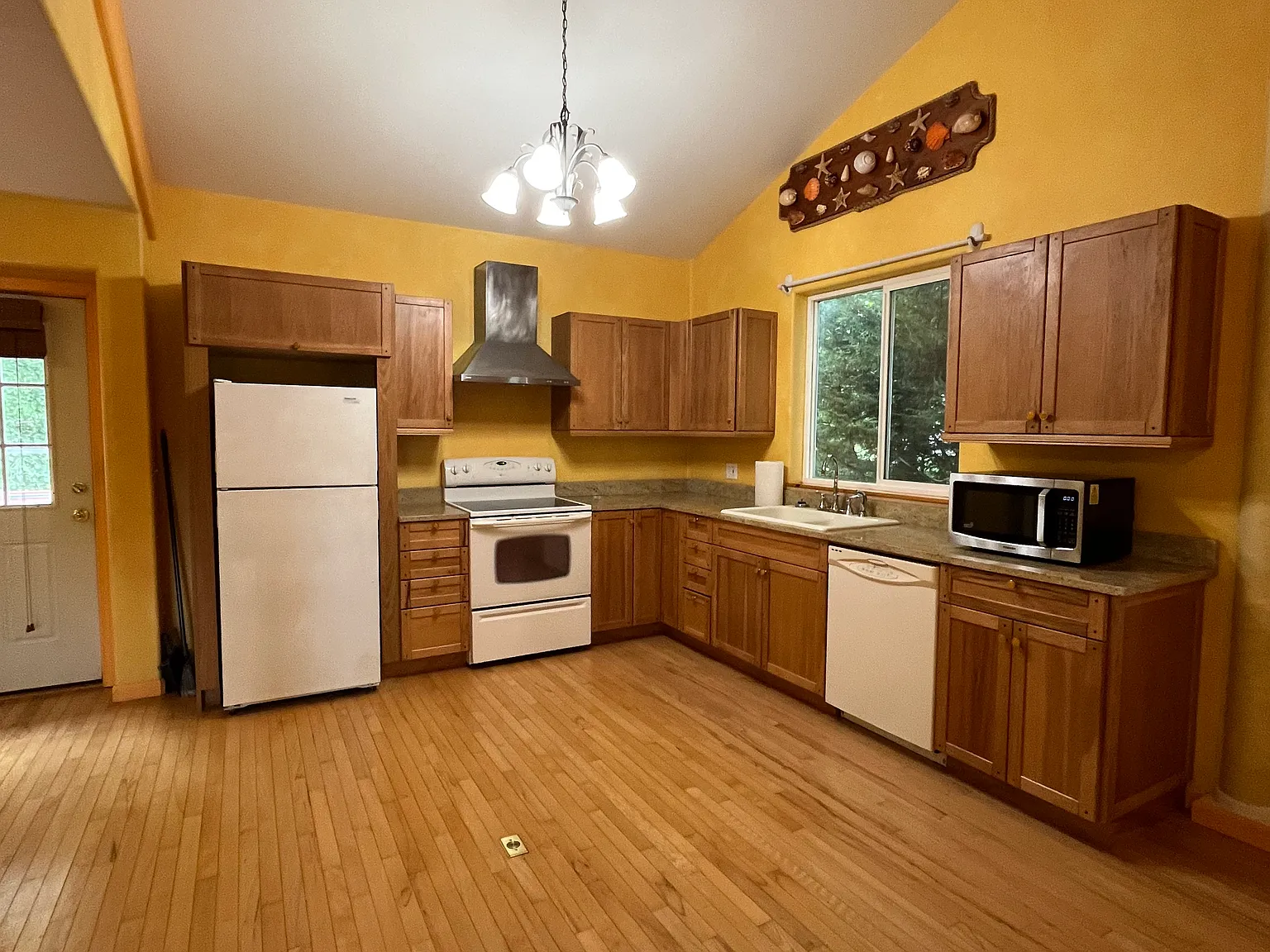 1 bed, $1,800 — Photo 1