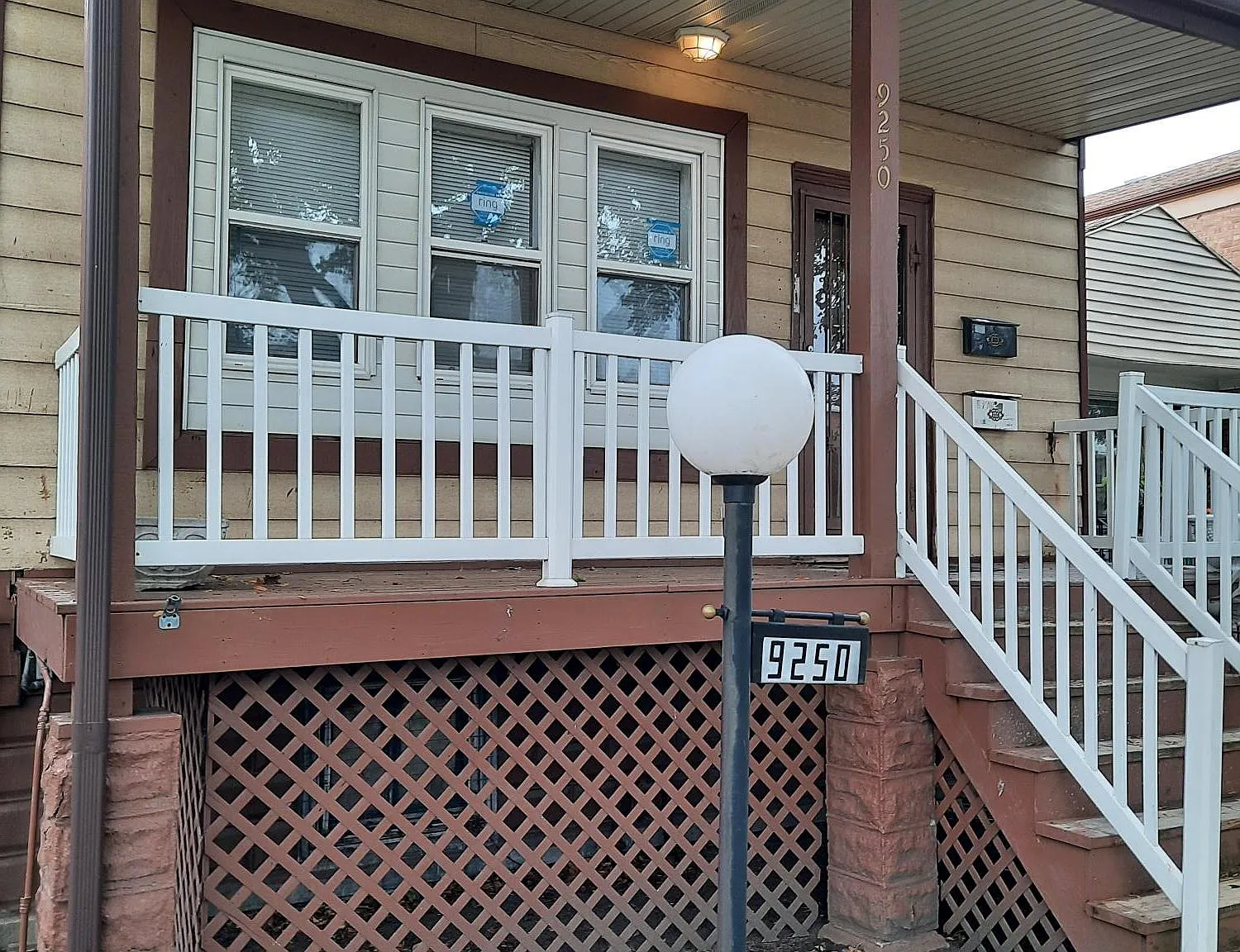 3 bed, 950 sqft, $1,595 — Photo 1