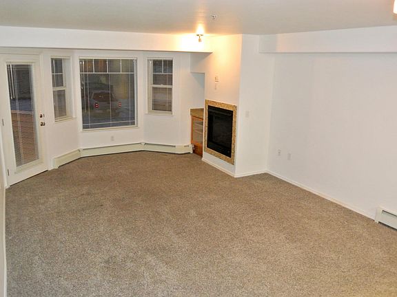 3rd image of 11351 Discovery View Dr APT 105