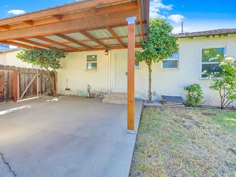 328 Birdwell St — Photo 16