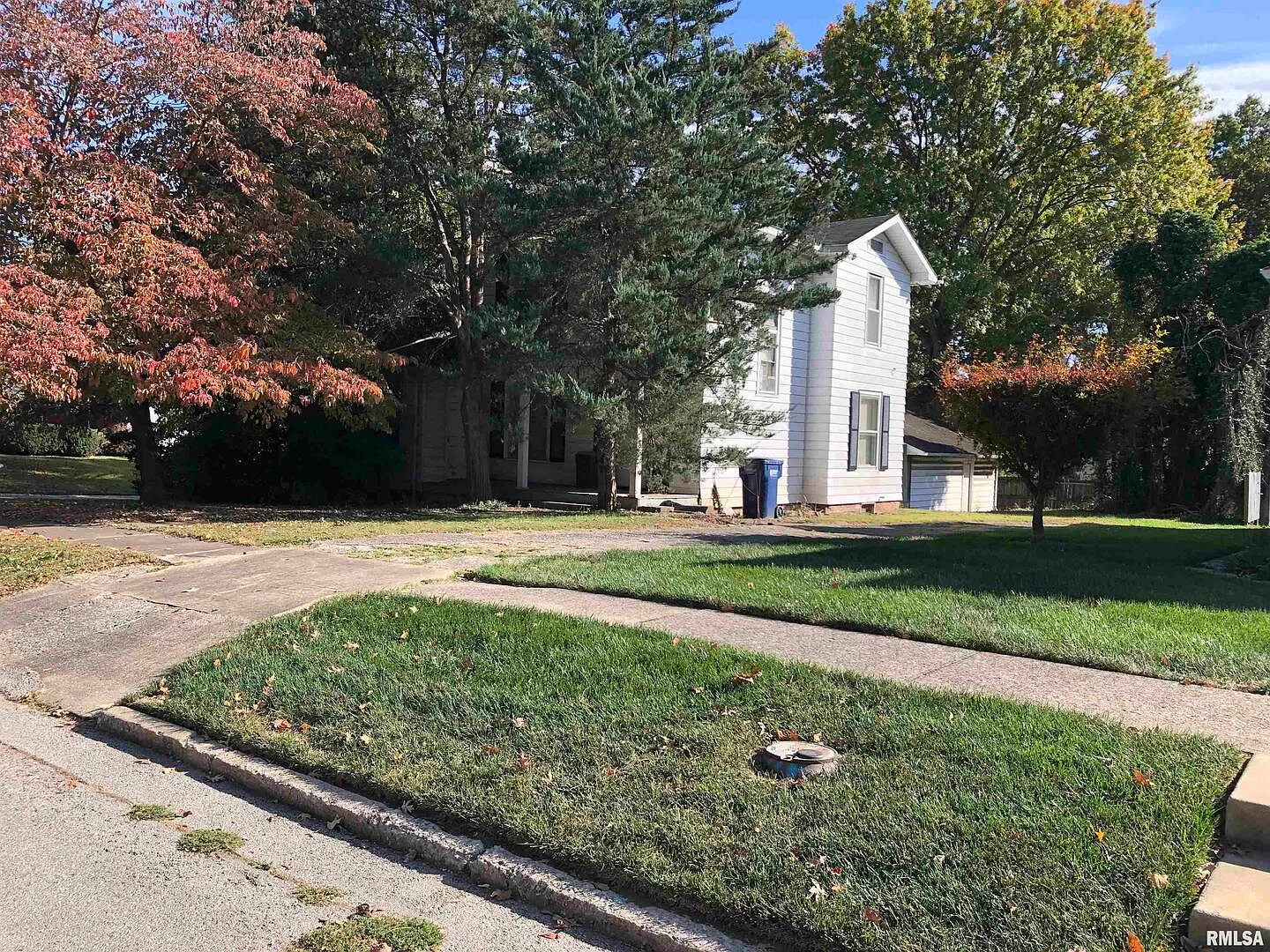 901 Oakland Ave photo 1