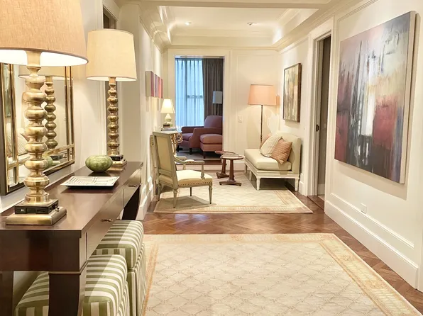 3 East 71st Street image 2 of 26