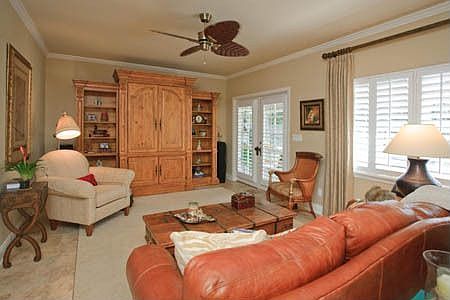 3rd image of 820 Mayfield Ave