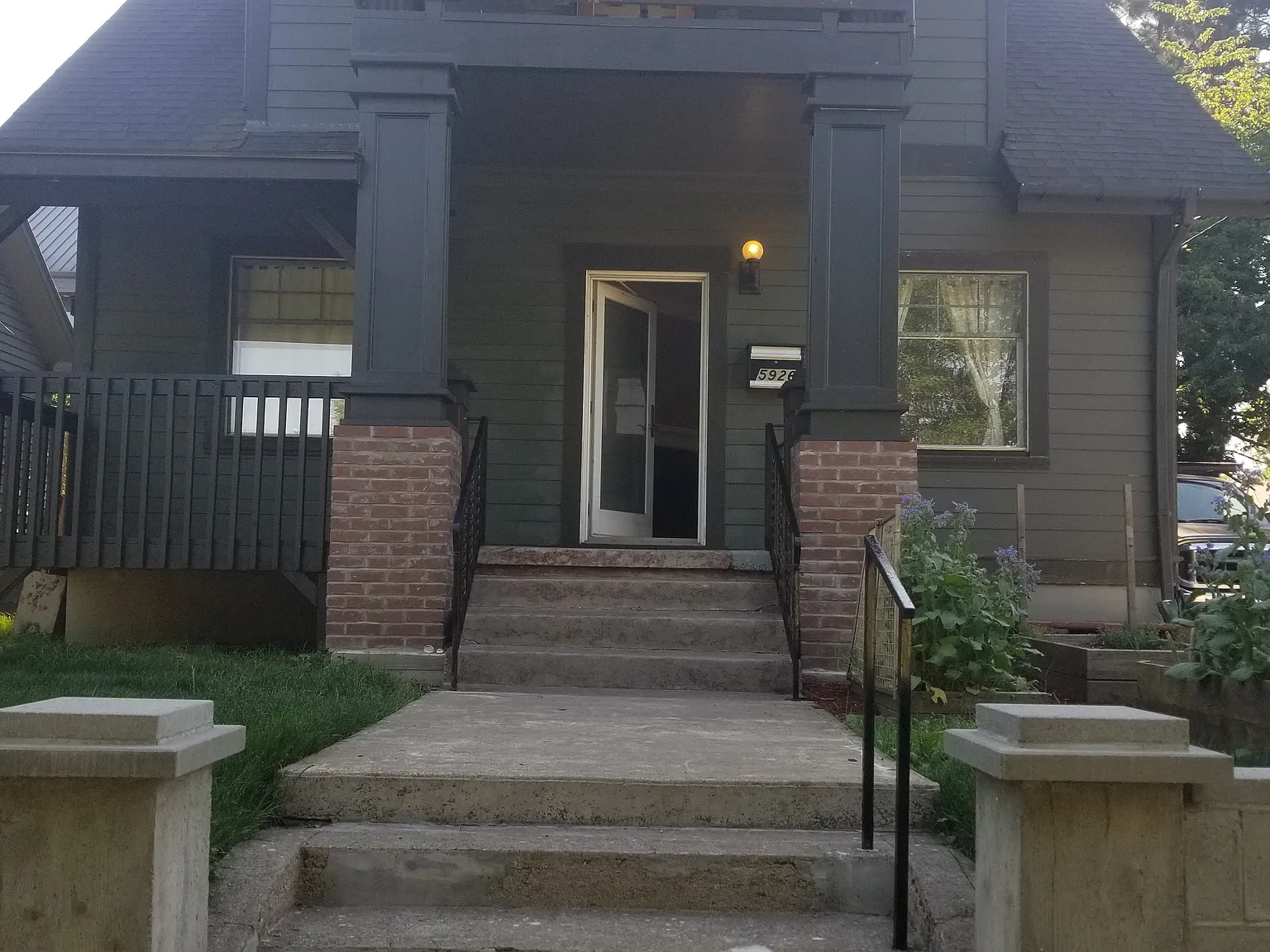 2 bed, 876 sqft, $1,475 — Photo 1